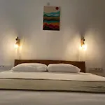 Nirvana Boutique *
